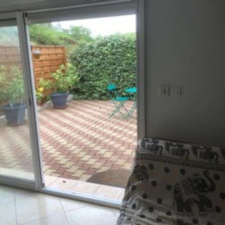 Maison Dans Une Propriete Avec Une Cour Corneilhan Bagian luar foto