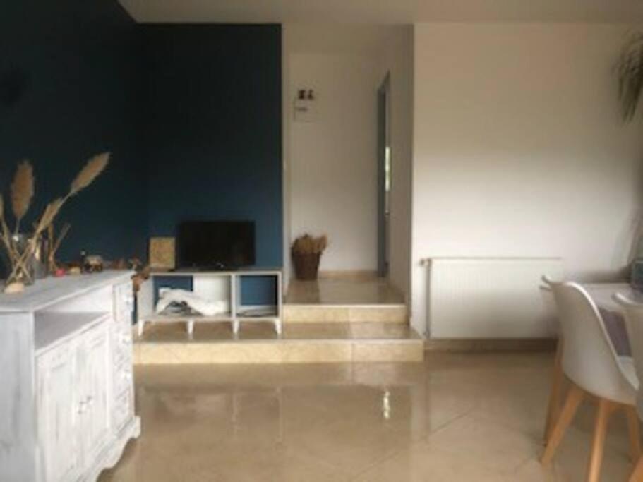 Maison Dans Une Propriete Avec Une Cour Corneilhan Bagian luar foto