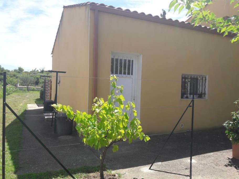 Maison Dans Une Propriete Avec Une Cour Corneilhan Bagian luar foto