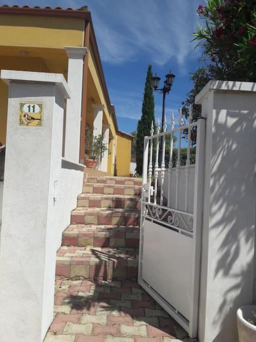 Maison Dans Une Propriete Avec Une Cour Corneilhan Bagian luar foto